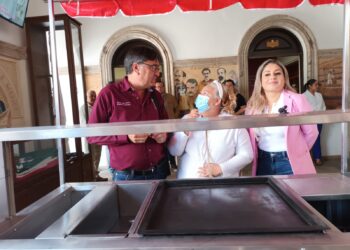 Ayudar a las personas que más lo necesitan es una tarea y trabajo permanente del alcalde de Los Cabos Oscar Leggs Castro
