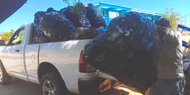 Consolida Gobierno de Los Cabos vínculos de colaboración con el CetMar #31; realizan la entrega de 100 kilos de material pet