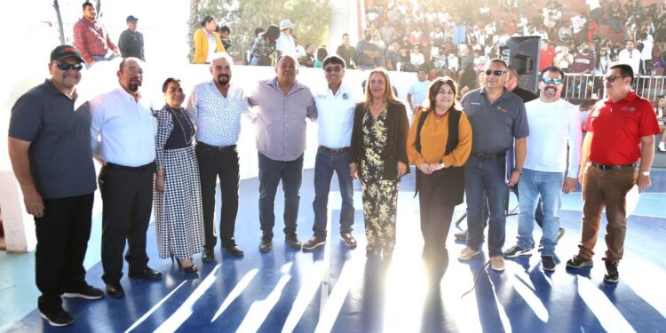 Inaugura alcalde Oscar Leggs Castro el encuentro deportivo “Prof. Tomás Martín Plascencia Barragán”