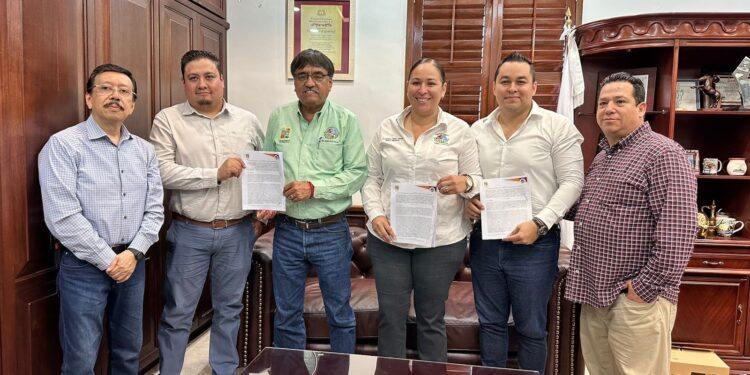 Para beneficio de más de 5 mil 300 colaboradores, firma Gobierno de Los Cabos contrato con Seguros El Potosí