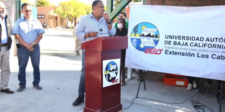 Ponen en marcha paradero de transporte público para estudiantes de la UABCS campus Los Cabos
