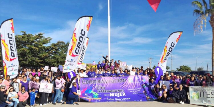 Con caminata conmemoran el Día Internacional de la Mujer en CSL