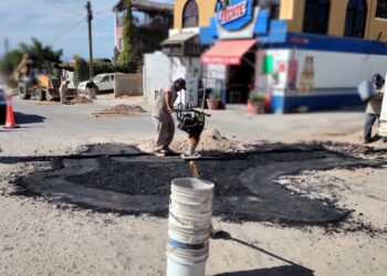Con más de 850 baches rehabilitados, continúa la 4ta etapa del programa “Bacheo Tras Fuga” que promueve el OOMSAPAS Los Cabos