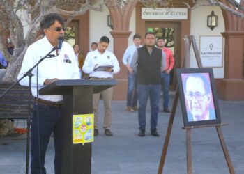 Encabeza alcalde Oscar Leggs Castro la conmemoración del XXXIV aniversario luctuoso del profesor Jesús Castro Agúndez; impulsor de la educación rural en BCS