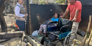 La calidez humana es el sello distintivo del Gobierno de Los Cabos; familias afectadas por incendio en el Vado de Santa Rosa reciben apoyo