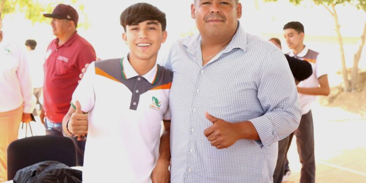 Delegado de CSL reconoce a los CECyTE como una importante institución para la formación académica