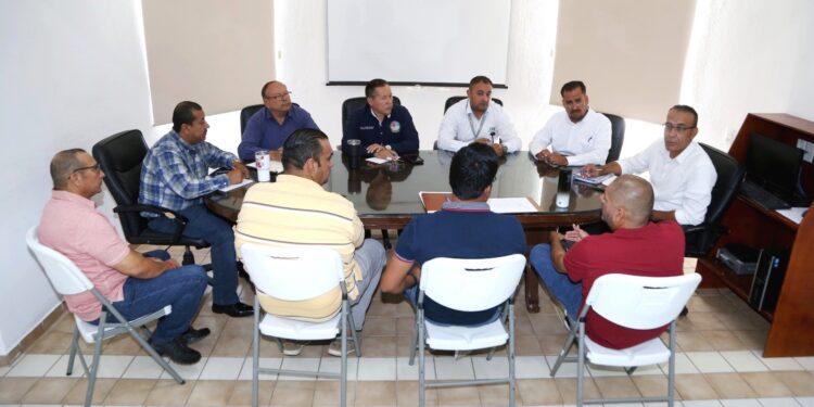 Agilizan gestiones para el proyecto de electrificación de La Candelaria