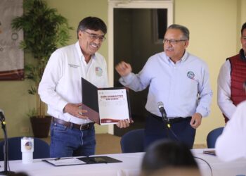 Recibe Gobierno Municipal Guía Consultiva del Desempeño Municipal 2022-2024 por parte de la UABCS