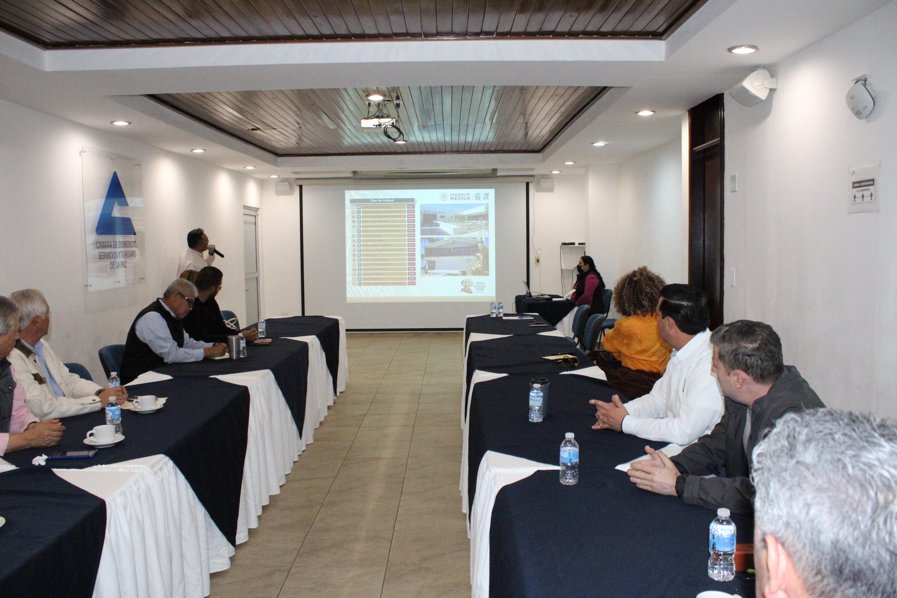 Se reúne titular del IMSS Baja California Sur con representantes de la Cámara de Comercio, Servicios y Turismo (CANACO)