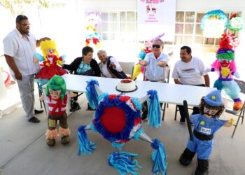 Clausuran con gran éxito el Taller de Piñatas tradicionales del DIF La Paz