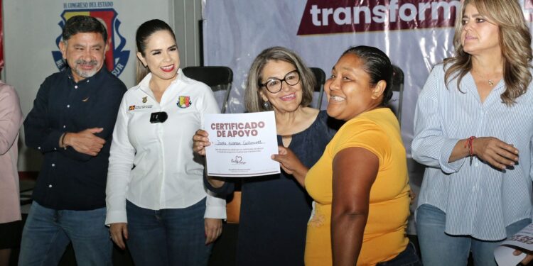 Programas de SEDIF y Gobierno del Estado presentes en&nbsp; “Mujeres que Transforman” Los Cabos: diputada Gabriela Montoya