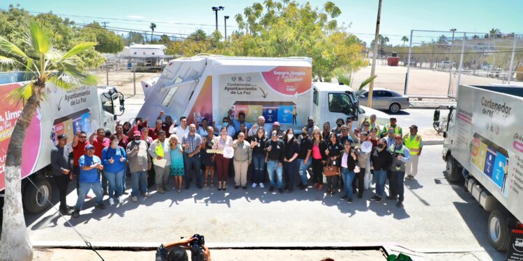 Entrega Alcaldesa equipamiento a la Dirección de Servicios Públicos