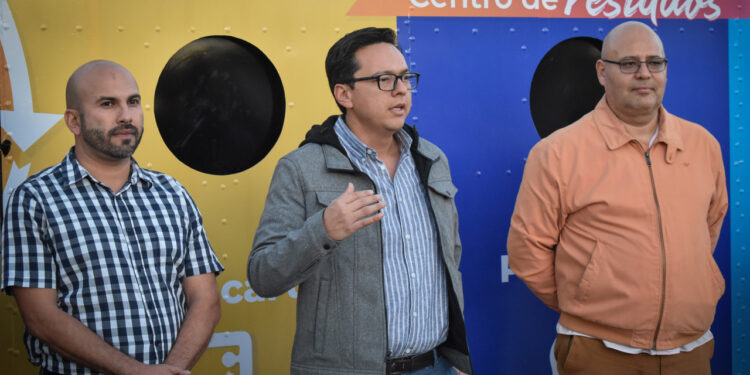 Entrega Ayuntamiento contenedor de “Ruta Cero” en el Parque Morelos