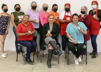 Exponen mujeres emprendedoras sus productos en eventos nacionales