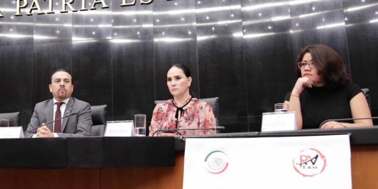 Senador Ricardo Velázquez realiza con éxito Parlamento Femenil de Alto Nivel