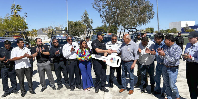 Entrega Gobierno del Estado 7 unidades patrulla en Los Cabos