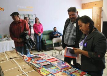 ISC ENTREGA ACERVO BIBLIOGRÁFICO EN CENTRO MUNICIPAL DE LAS ARTES