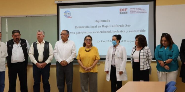 INAUGURAN SEDIF Y UABCS DIPLOMADO EN DESARROLLO LOCAL