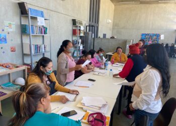 OFRECE SEP ORIENTACIÓN DE CRIANZA A 750 FAMILIAS VULNERABLES DE BCS