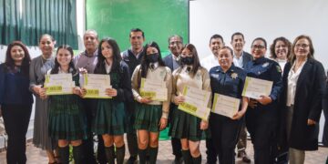 PREMIAN A GANADORES DEL CONCURSO ESTATAL YO NO DOY LIKE AL CIBERBULLYING