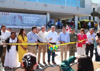 INAUGURA GOBERNADOR VCC, MUESTRA “ARTESANOS Y ARTISTAS DE BAJA CALIFORNIA SUR”