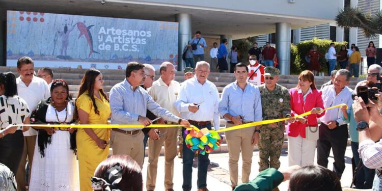 INAUGURA GOBERNADOR VCC, MUESTRA “ARTESANOS Y ARTISTAS DE BAJA CALIFORNIA SUR”