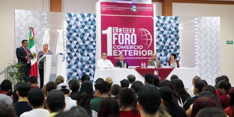 INAUGURA SECRETARIA DE FINANZAS, FORO DE COMERCIO EXTERIOR 2023