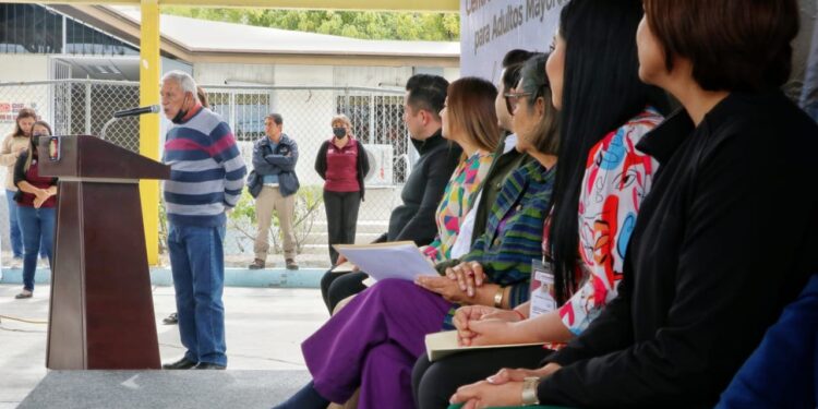 AYUDARÁ A CERRAR LA BRECHA DIGITAL PARA ADULTOS MAYORES EL CENTRO INAUGURADO EN EL CDC DE LA COL. LOMA LINDA