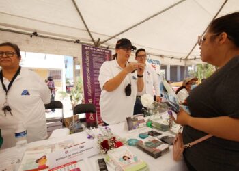 Acuden “Amigos para el Bienestar” a colonia Pedregal del Cortés
