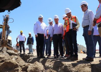 EN BCS, SE CONSTRUYE UNA DE LAS 6 NUEVAS OBRAS DEL ISSSTE: HOMERO DAVIS