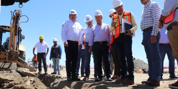 EN BCS, SE CONSTRUYE UNA DE LAS 6 NUEVAS OBRAS DEL ISSSTE: HOMERO DAVIS