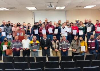 CAPACITA PROTECCIÓN CIVIL A VOLUNTARIOS Y PERSONAL DE SERVICIOS DE ESCUELAS EN MULEGÉ