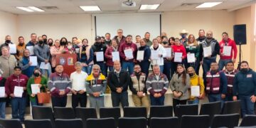 CAPACITA PROTECCIÓN CIVIL A VOLUNTARIOS Y PERSONAL DE SERVICIOS DE ESCUELAS EN MULEGÉ