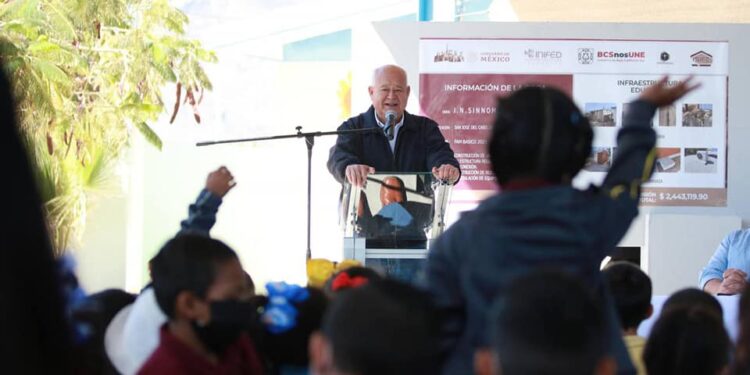 Devela Gobernador Víctor Castro nombre de dos escuelas y obras en SJC
