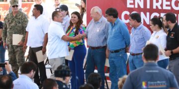 CUMPLE GOBIERNO DEL ESTADO COMPROMISO CON TRANSPORTISTAS DE LOS CABOS