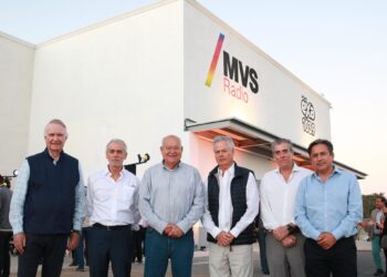 Inaugura gobernador VCC estación de radio EXA FM en Los Cabos