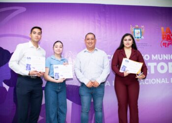 Premian a ganadores del Concurso Municipal Juvenil de Oratoria
