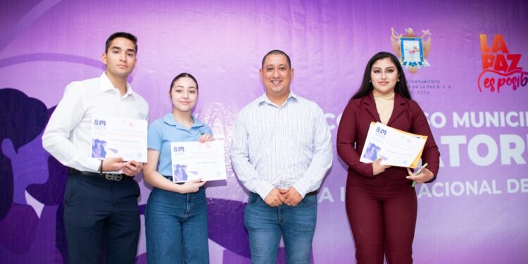 Premian a ganadores del Concurso Municipal Juvenil de Oratoria