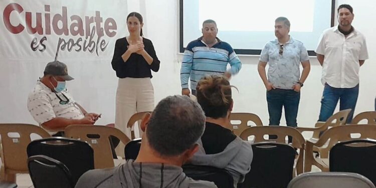 Presentan propuesta de ordenamiento para las actividades turísticas en el Malecón de La Paz