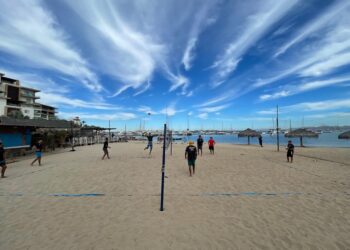 SELECCIONADOS MEXICANOS SE PREPARAN PARA EL MUNDIAL DE VOLEIBOL DE PLAYA