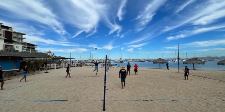 SELECCIONADOS MEXICANOS SE PREPARAN PARA EL MUNDIAL DE VOLEIBOL DE PLAYA