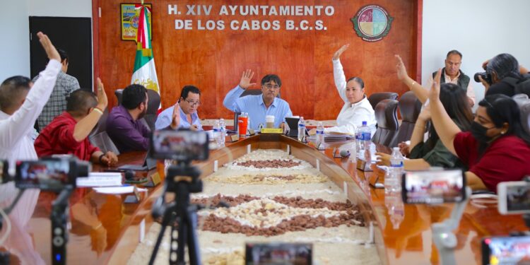 Aprueba Cabildo de Los Cabos el reconocimiento y entrega de bases sindicales a 35 trabajadores del Ayuntamiento