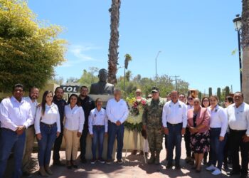 Conmemoran Gobierno Municipal y Estatal el XIX aniversario luctuoso del General Francisco J. Mujica en la delegación de Santiago
