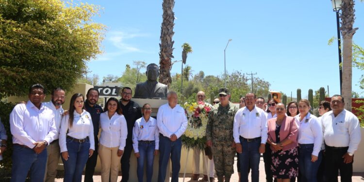 Conmemoran Gobierno Municipal y Estatal el XIX aniversario luctuoso del General Francisco J. Mujica en la delegación de Santiago