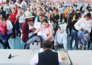 Gobierno de Los Cabos entrega estímulos económicos a 1 mil 569 estudiantes de CSL