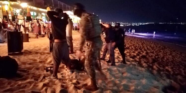 Binomio Canino, una medida de seguridad en Playas de Los Cabos