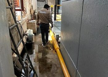 Para evitar taponamientos en la red de alcantarillado, OOMSAPAS Los Cabos exhorta a los comercios a mantener sus trampas de grasa