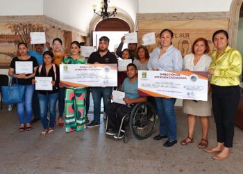 Ratifica Gobierno de Los Cabos el compromiso con la transformación y asistencia social; se benefician 17 personas con la entrega de apoyos económicos