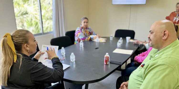 A través de DIF Los Cabos seguirán llegando apoyos a los grupos de atención prioritaria; sostienen reunión de logística