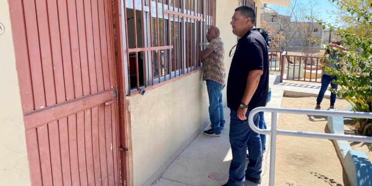 Gobierno de Los Cabos apoyará con material y pintura a institución educativa que sufrió vandalismo